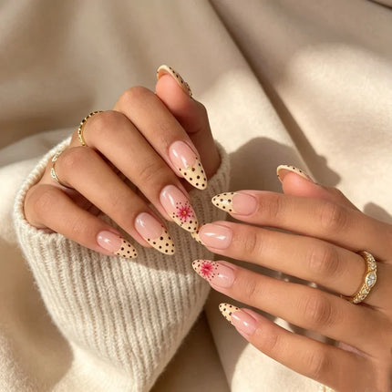 Christmas Nails, Festive Nails with Reindeer and Peppermint – image 32