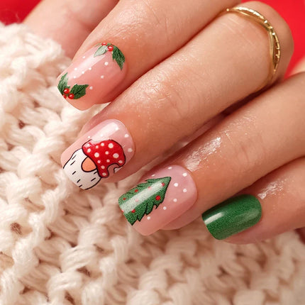 Christmas Nails, Festive Nails with Reindeer and Peppermint – image 38