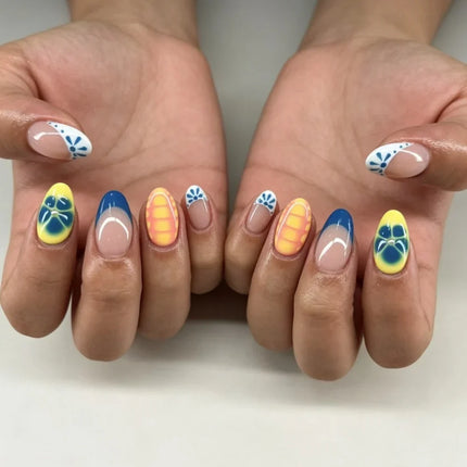 Press-On Nails Festive Designs Gel Polish & Buffing Strips_91