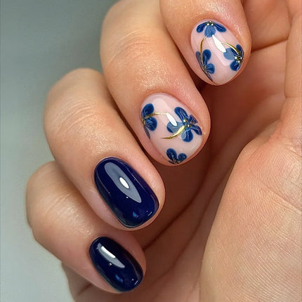 Reusable Press On Nails for Christmas, Peel and Press Winter Nail Art – image 11