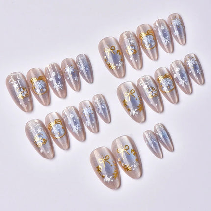 Adhesive Press On Nails for Christmas, Festive Nails with Snowflakes and Ornaments, Reusable Winter Nail Art