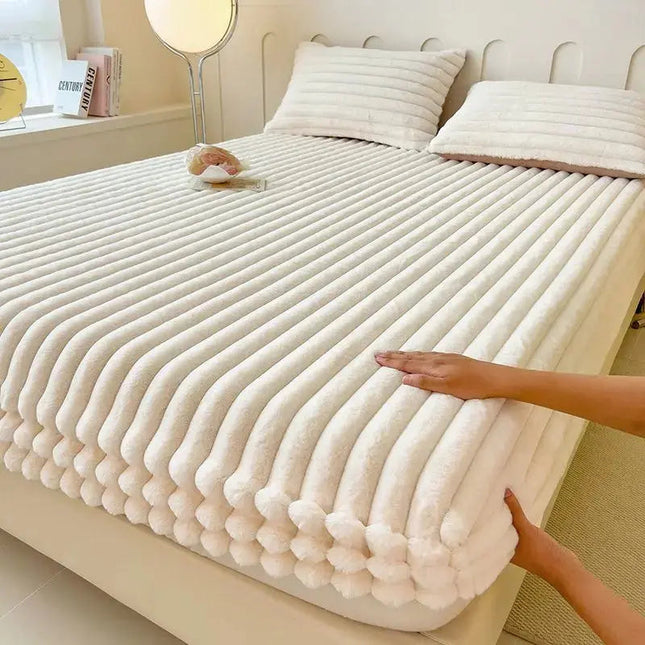 Luxurious Faux Fur Bed Sheet | Deep Pocket Design for Ultimate Comfort 0