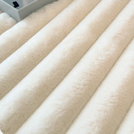 Luxurious Faux Fur Bed Sheet | Deep Pocket Design for Ultimate Comfort 3