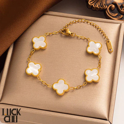 Nature's Charm | Clover Bracelet with Adjustable Chain | Elegant Accessory for Timeless Style 10