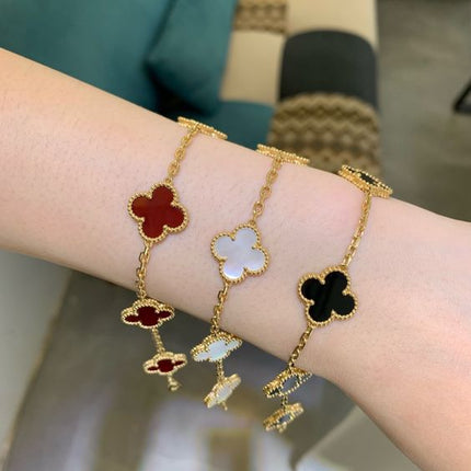 Nature's Charm | Clover Bracelet with Adjustable Chain | Elegant Accessory for Timeless Style 4