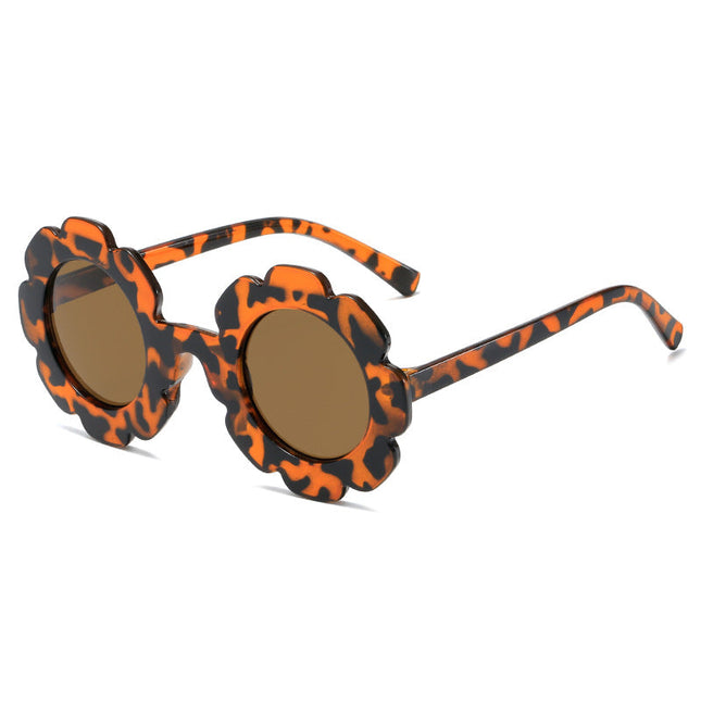Trendy Sunglasses with Cute Flower Frame – image 6