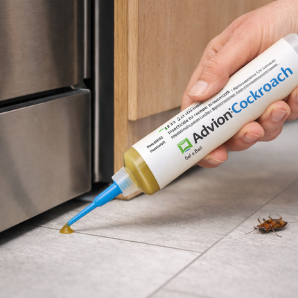 Cockroach Control Gel with Syringe Applicator, Roach Gel for Kitchen and Bathroom