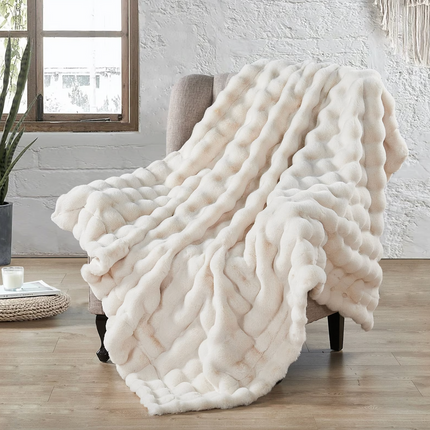 Throw Blankets, Faux Fur Throw, Super Soft Plush Blanket with Wave Pattern, Fluffy Rabbit Faux Fur Blanket