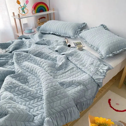 Seersucker Bedding Set | Lightweight Summer Quilt with Ruffled Edges | Versatile Comfort for All Seasons 7