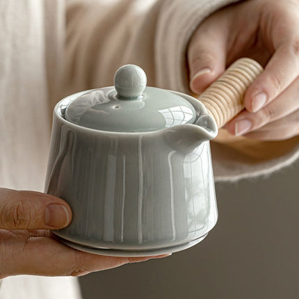 Ceramic Teapot with Strainer, Minimalist Porcelain Tea Pot