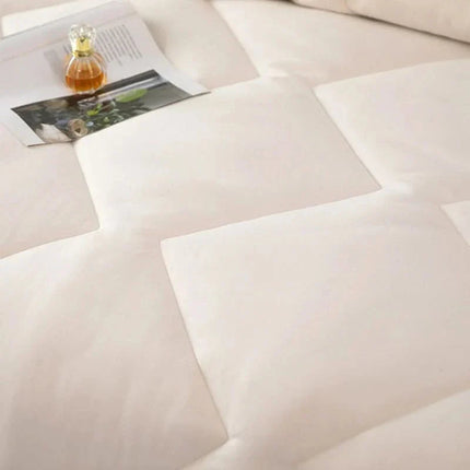 Ultra-Soft Blanket | Premium Fabric for Year-Round Comfort | Cozy & Durable Design 1