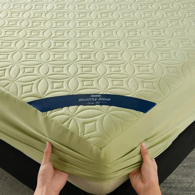 Waterproof Mattress Protector with Deep Pocket Design | Comfortable Bed Cover for Queen Mattresses 0