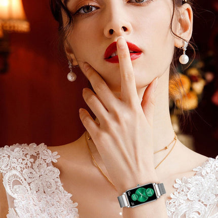 Wearclo | Smartwatch with Health Tracking & Water Resistance | Stylish Design for Daily Use 2