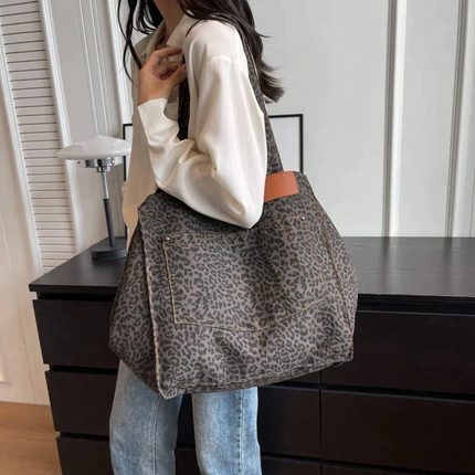 WildElegance | Leopard Print Handbag with Spacious Interior | Trendy Accessory for Everyday Use 0