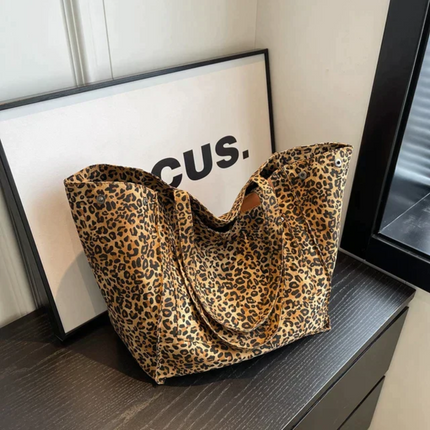 WildElegance | Leopard Print Handbag with Spacious Interior | Trendy Accessory for Everyday Use 1
