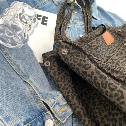 WildElegance | Leopard Print Handbag with Spacious Interior | Trendy Accessory for Everyday Use 4