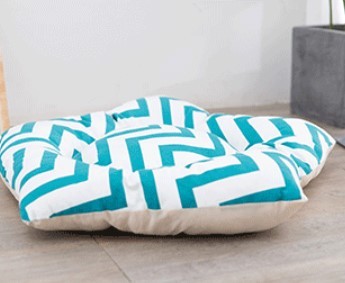 Green Striped Pet Bedding Tent with Soft Pillow | Stylish & Cozy Winter Shelter for Dogs and Cats