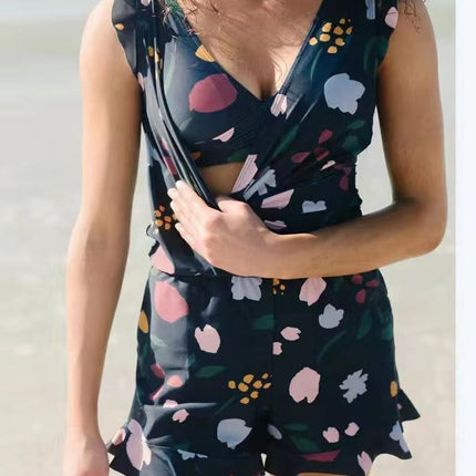 One-Piece Swimsuit with Built-in Bra & Quick-Drying Fabric | Flattering Design for Poolside Style
