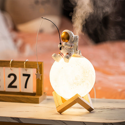 Astronaut Night Light Humidifier with Modern Nordic Design | Elegant Home Decoration for Healthier Air