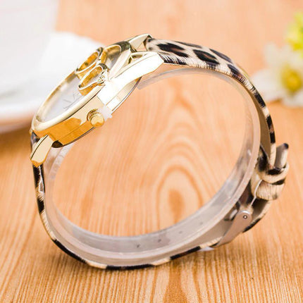 Cartoon Watch with Cute Cat Dial