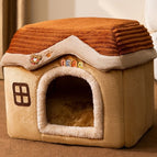 Brown Bear Castle / Large