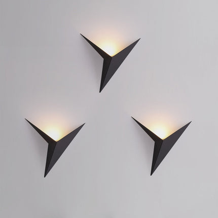 LED Wall Light in Triangular Design with Color Options | Modern Minimalist Lamp for Elegant Home Ambiance