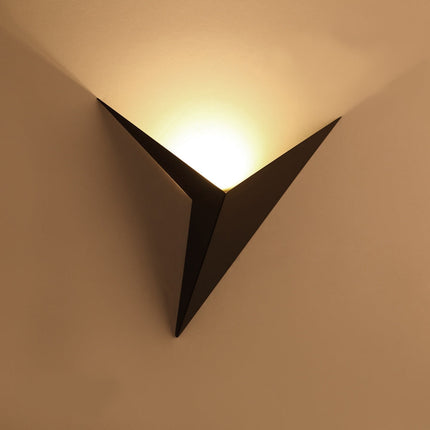 LED Wall Light in Triangular Design with Color Options | Modern Minimalist Lamp for Elegant Home Ambiance