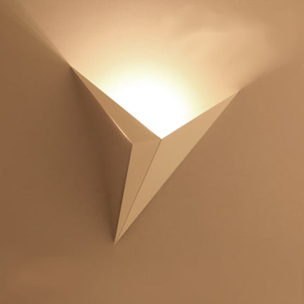 LED Wall Light in Triangular Design with Color Options | Modern Minimalist Lamp for Elegant Home Ambiance