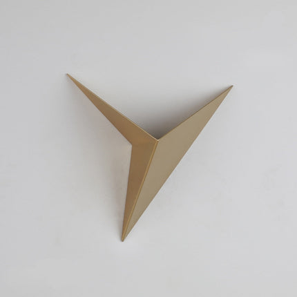 LED Wall Light in Triangular Design with Color Options | Modern Minimalist Lamp for Elegant Home Ambiance
