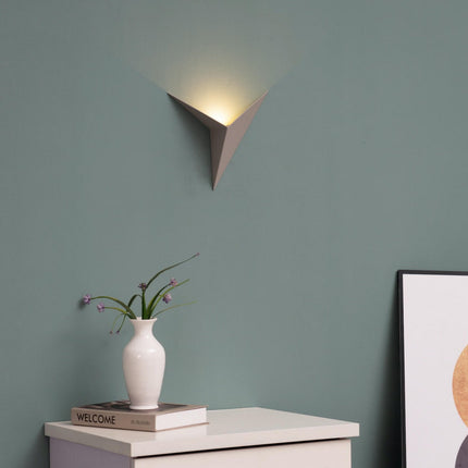 LED Wall Light in Triangular Design with Color Options | Modern Minimalist Lamp for Elegant Home Ambiance